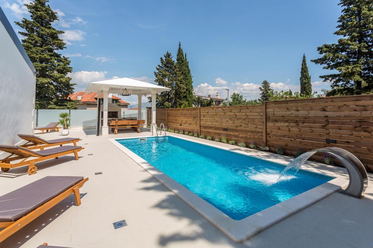 Villa Bila Vila Split -Where life meets luxury Extérieur photo